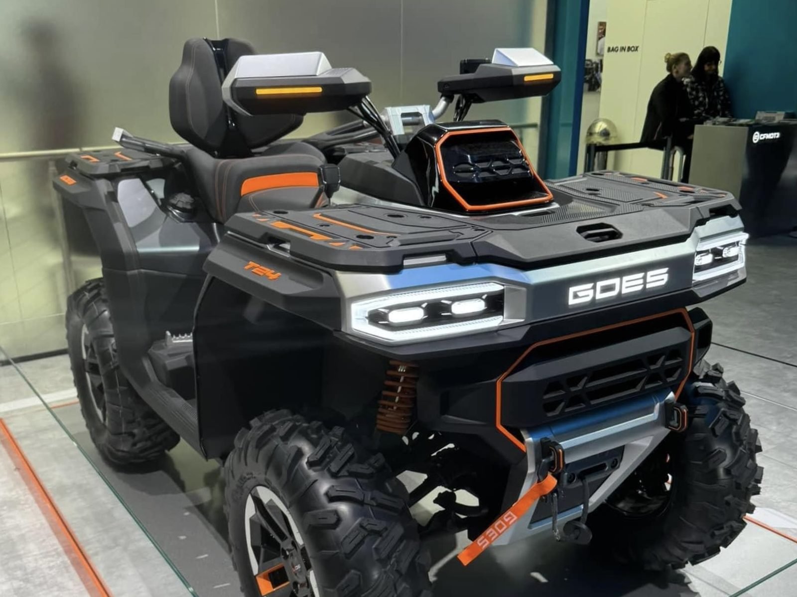 GOES 725i side-by-side utility vehicle