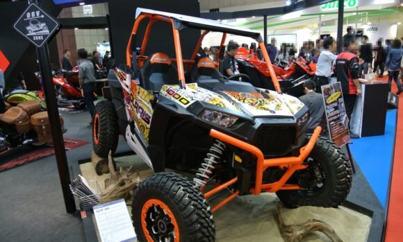 Polaris RZR XP 1000 side by side UTV at an exhibition